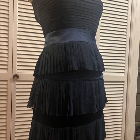 Silk formal navy tiered evening gown - Picture 3 of 8